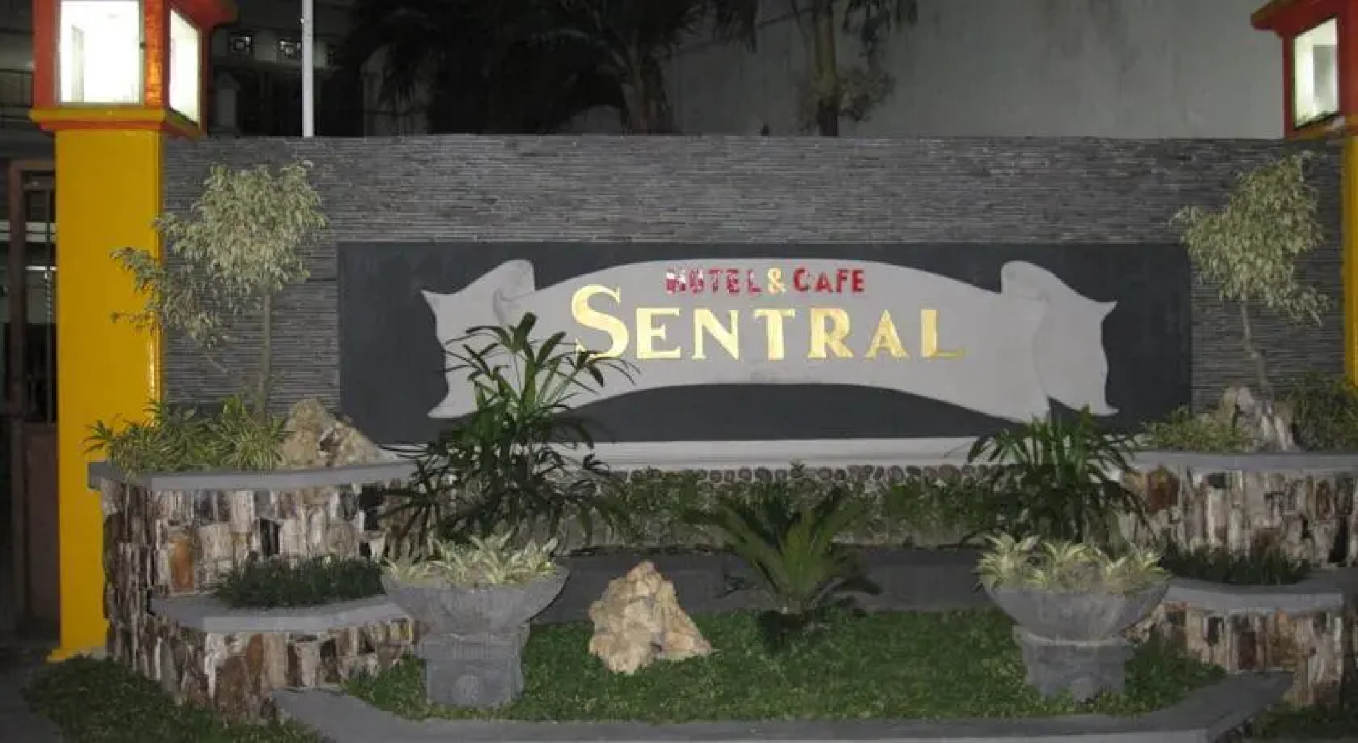 Sentral Hotel & Cafe