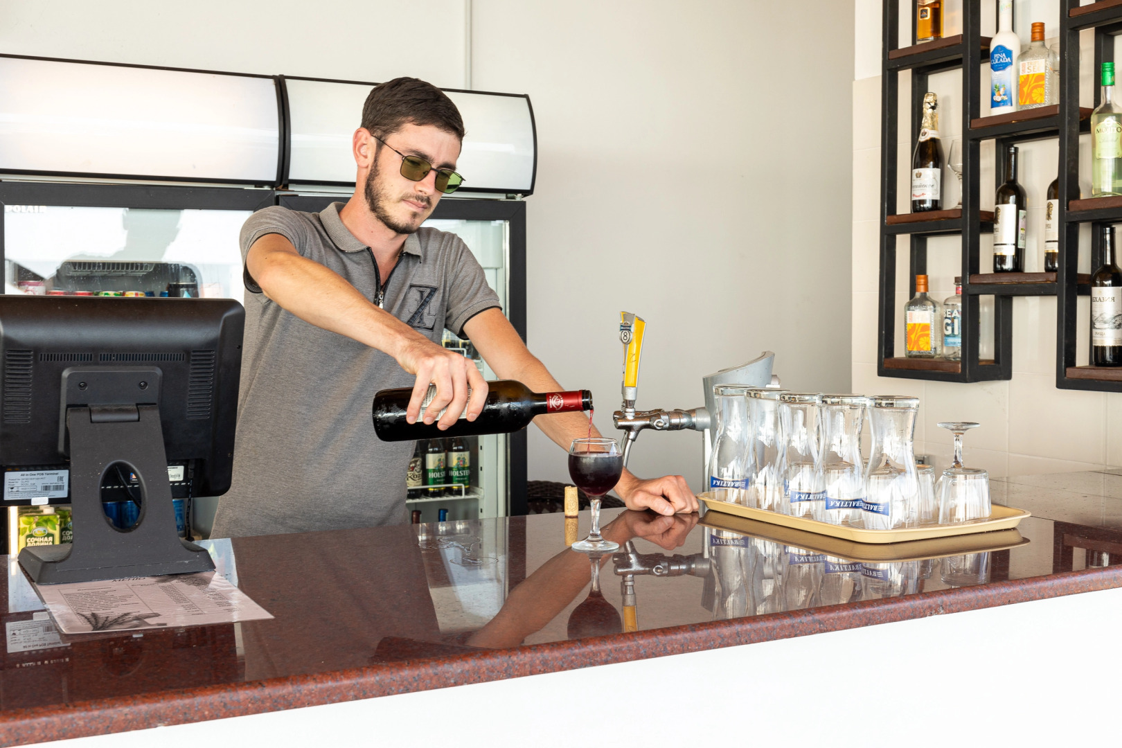 Апсны (Гудаута), отель (Абазинская, 2а)