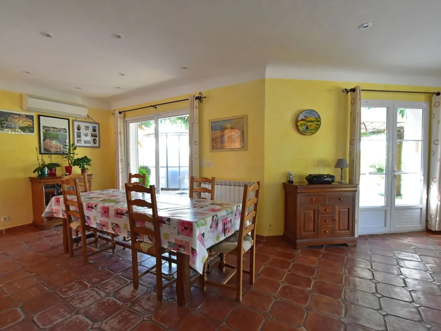 Stunning Villa Near Regusse With Private Swimming Pool