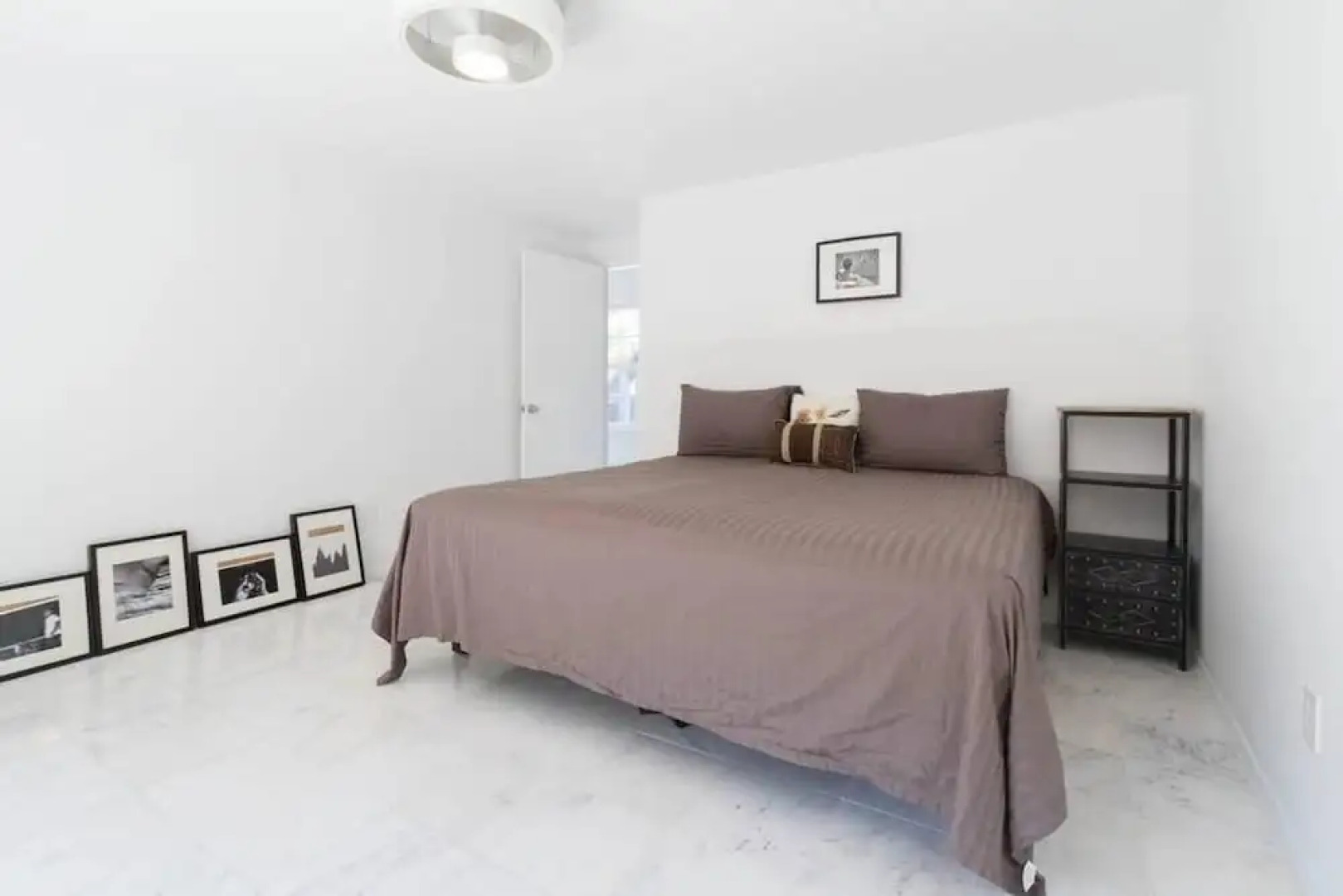 SH001 5 Bedroom Holiday home By Senstay