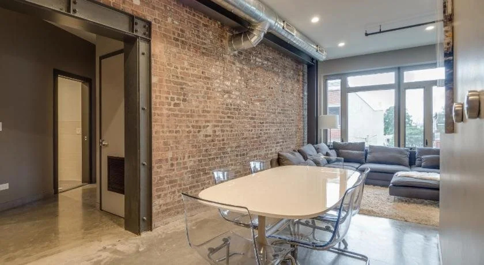 Deedee's Apartments - Lofts at Grove