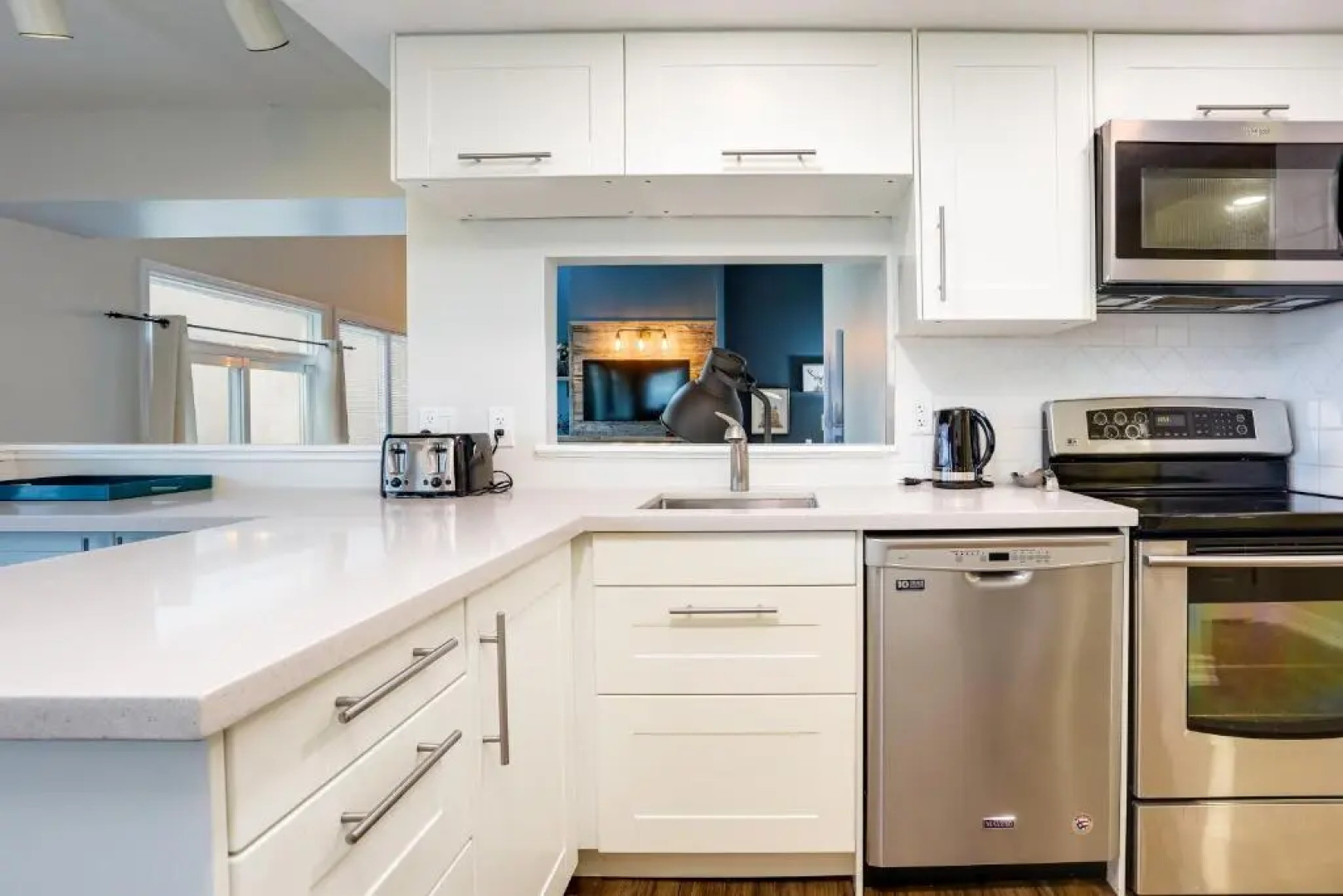 Wintergreen Retreat with Private Sauna & Patio 82291