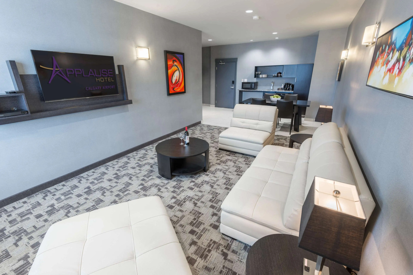 Applause Hotel by CLIQUE