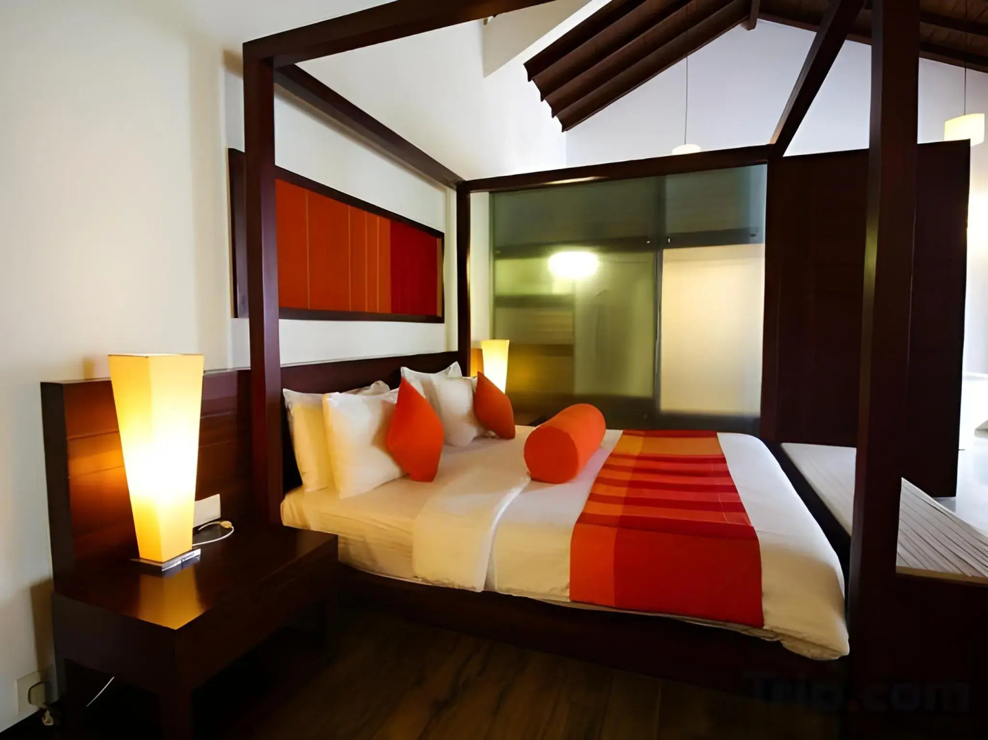 Отель The Calm Resort & Spa