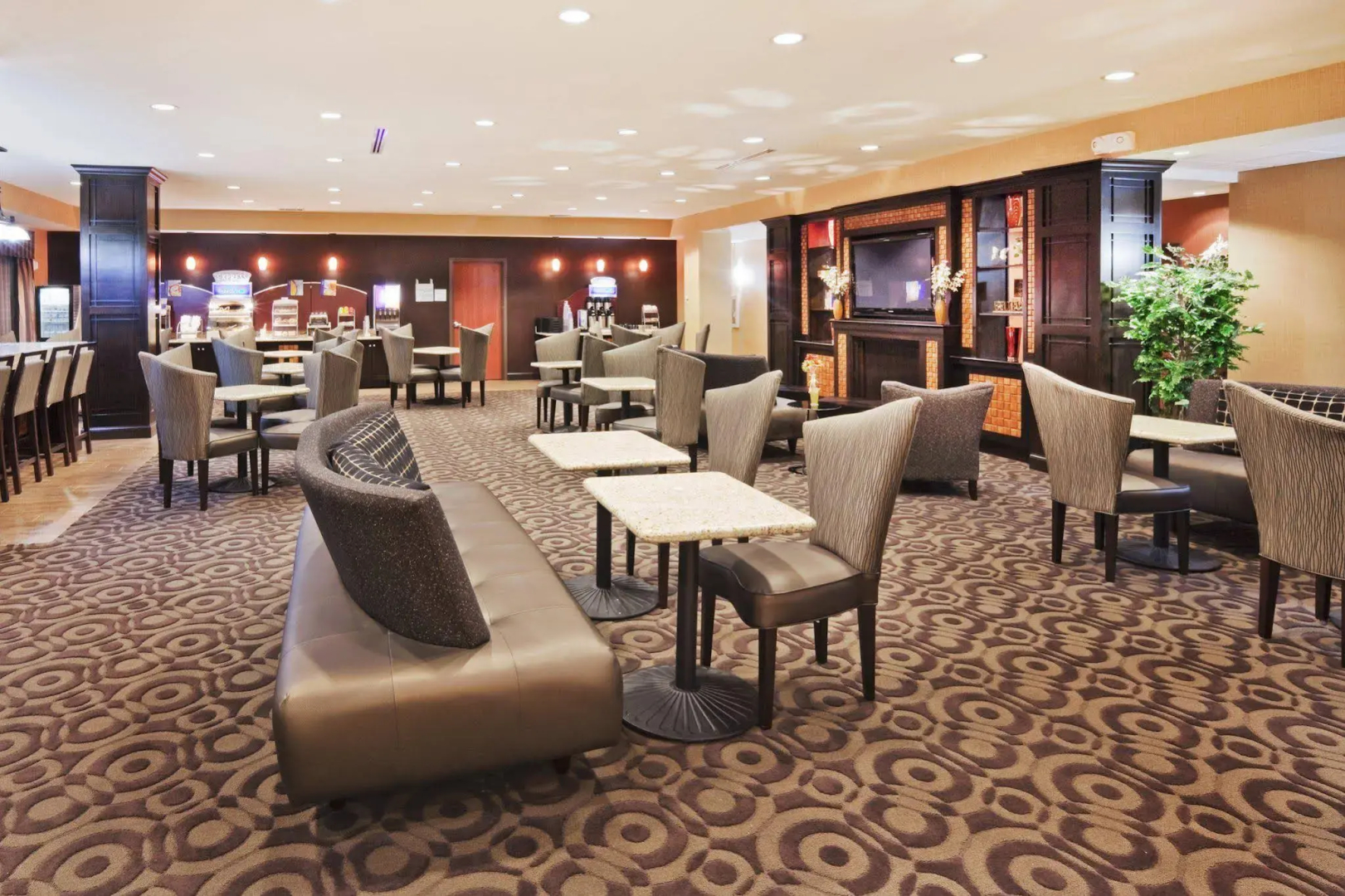Holiday Inn Express & Suites Denton North by IHG