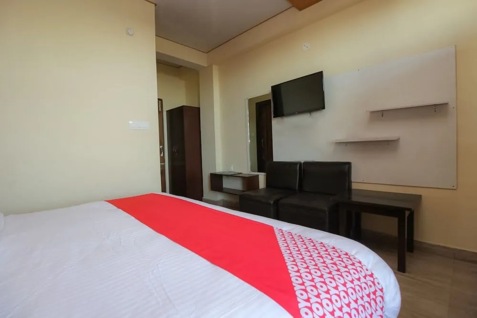 Mona Residency by OYO Rooms