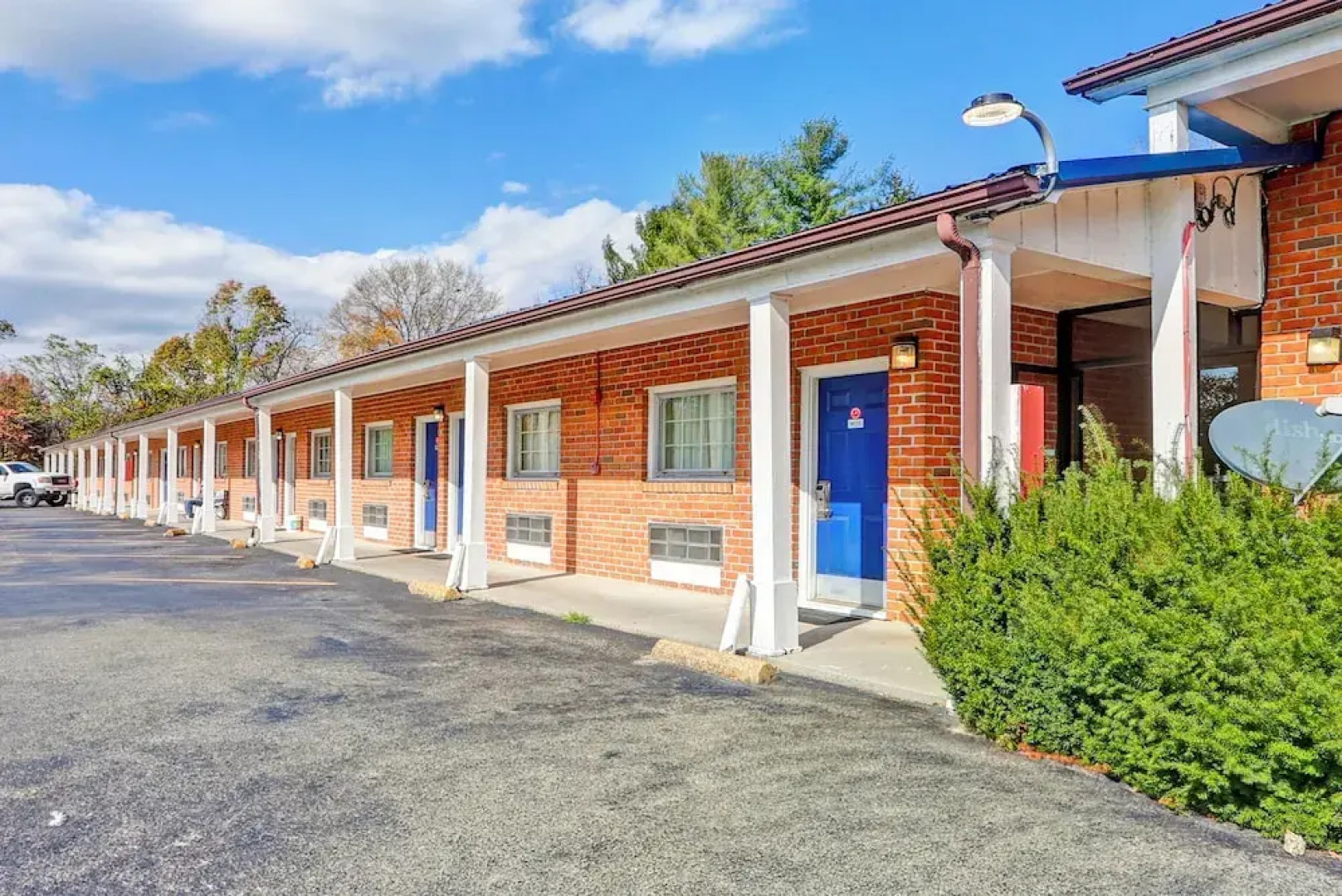 Hotel O Relax Inn Lewisburg near I-64