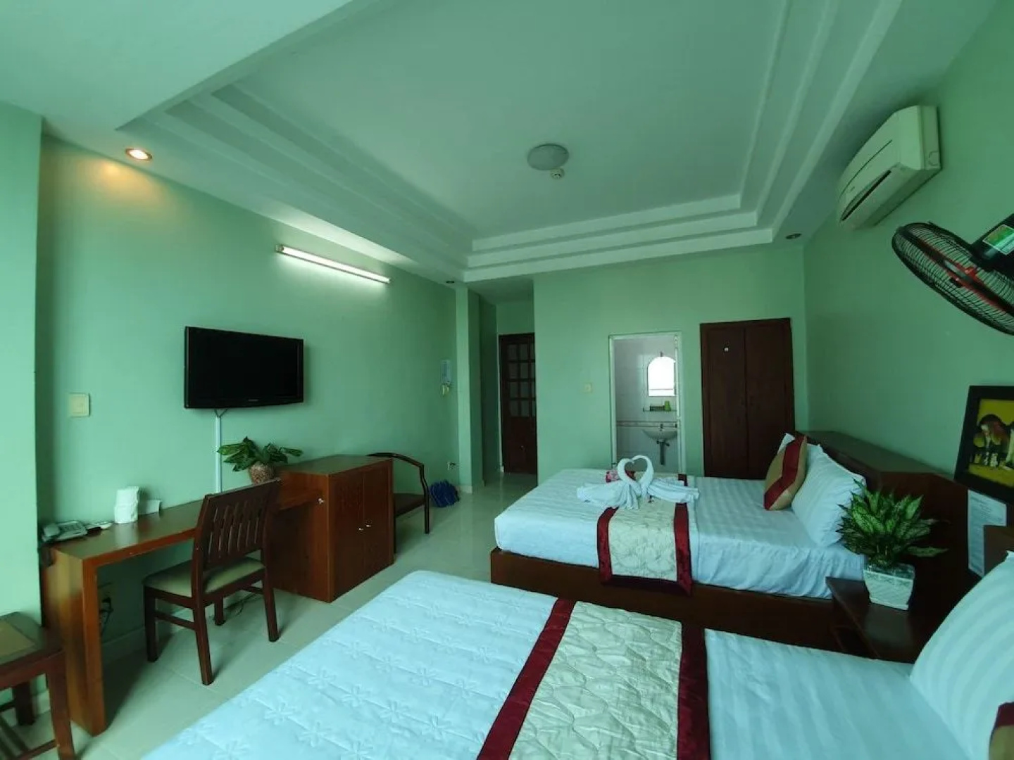 Tan Truong Son Hotel