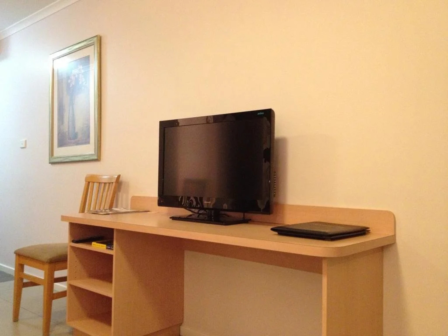 Comfy 2-bedroom Apartment With a Clyde River View