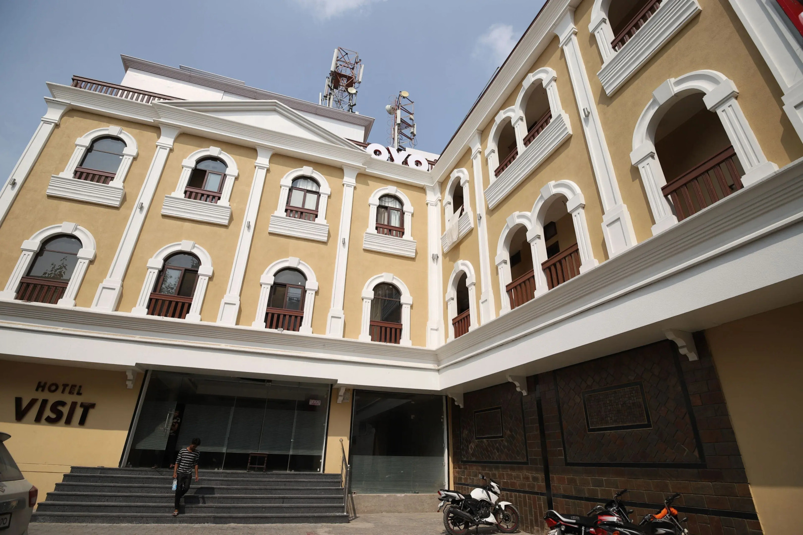 Visit Hotel & Restaurant