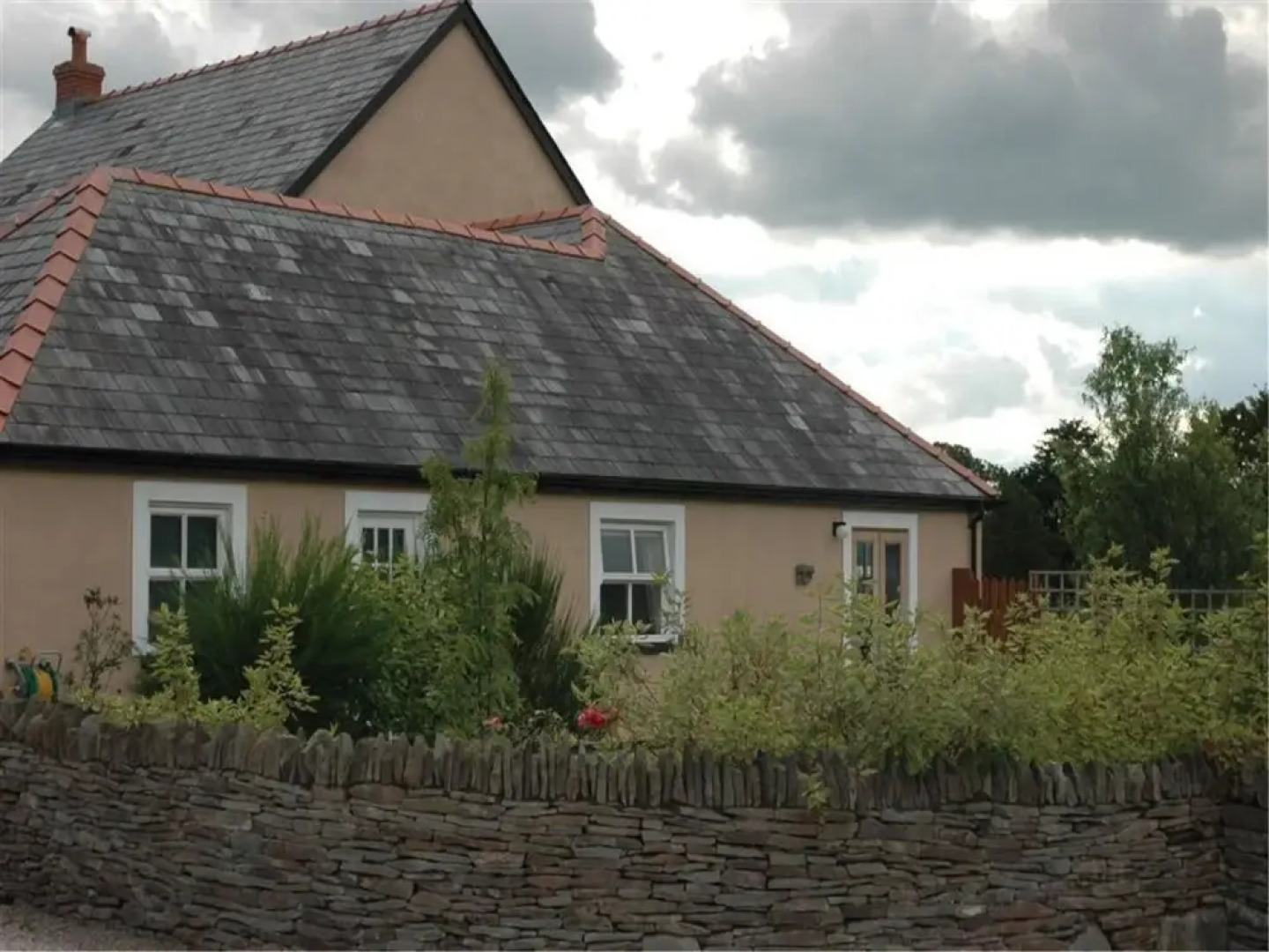A Delightful Little Cottage With Large Garden And Views To The Black Mountains