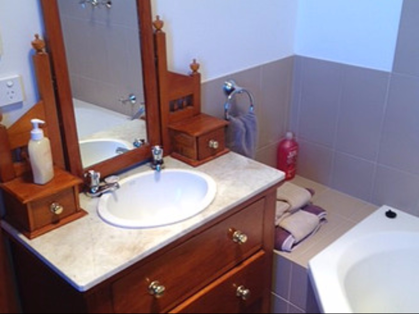 Redwing Shearer's Quarters