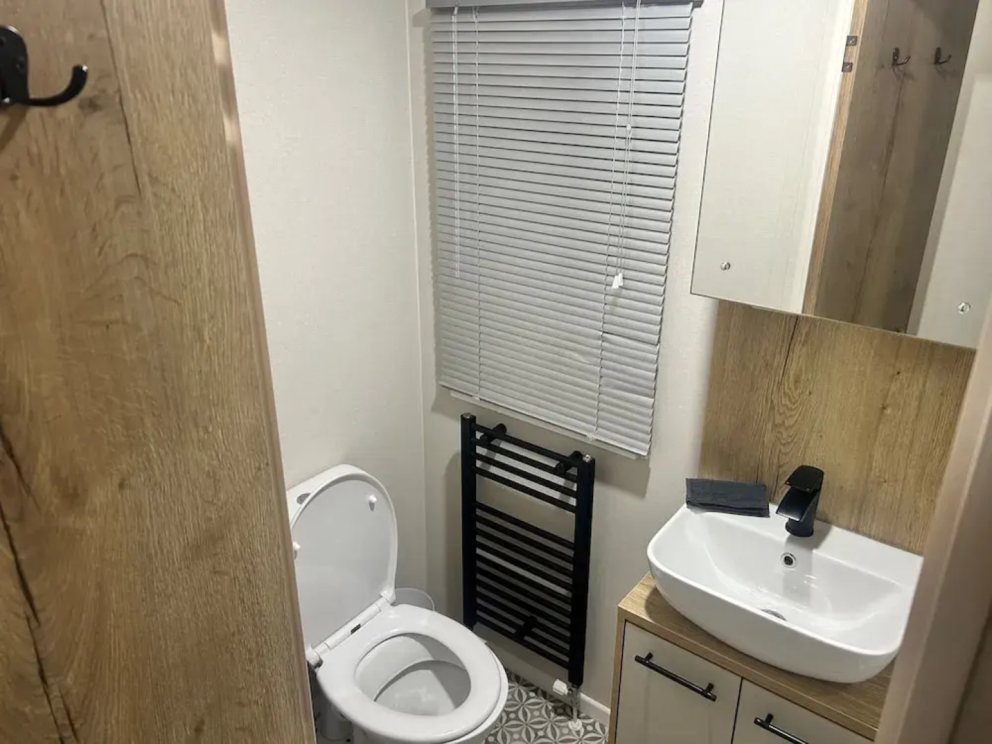 Hafan y Mor Park 3-bed Caravan, Sleeps 8, Pets Ok