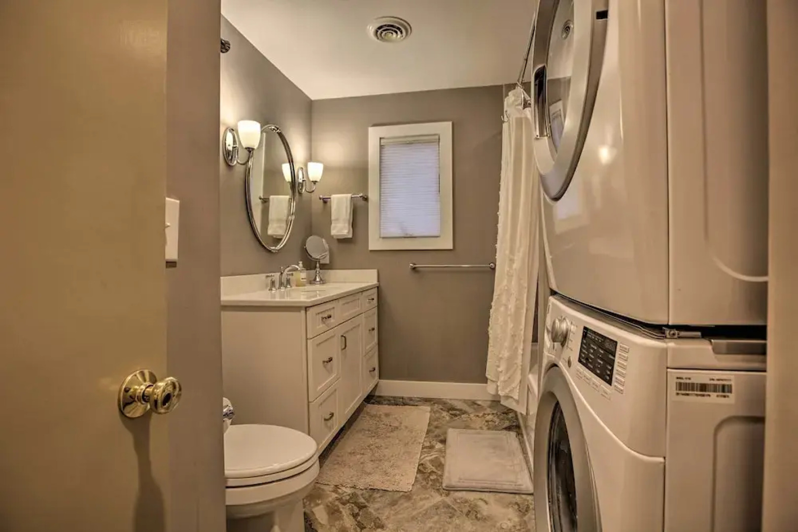 Mountaintop Wintergreen Resort Home w/ Deck, Views