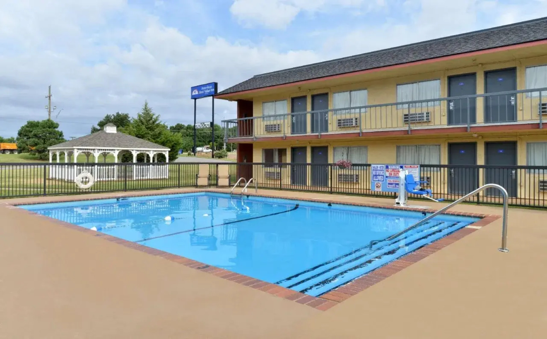 Castle Inn & Suites By OYO Chickasha