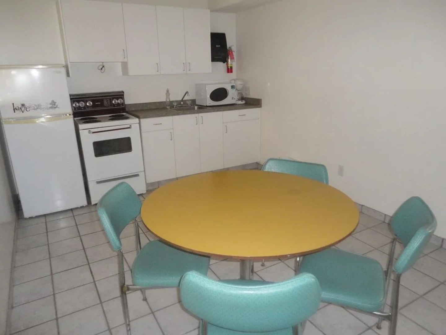 Airport Inn Lakeside