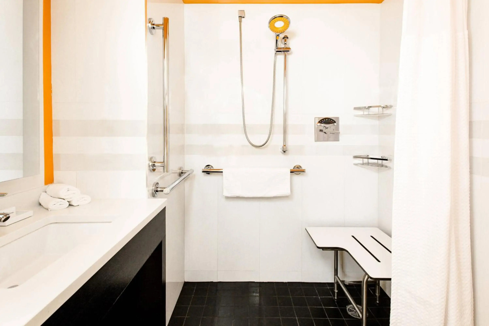 Courtyard by Marriott New York Manhattan / Central Park