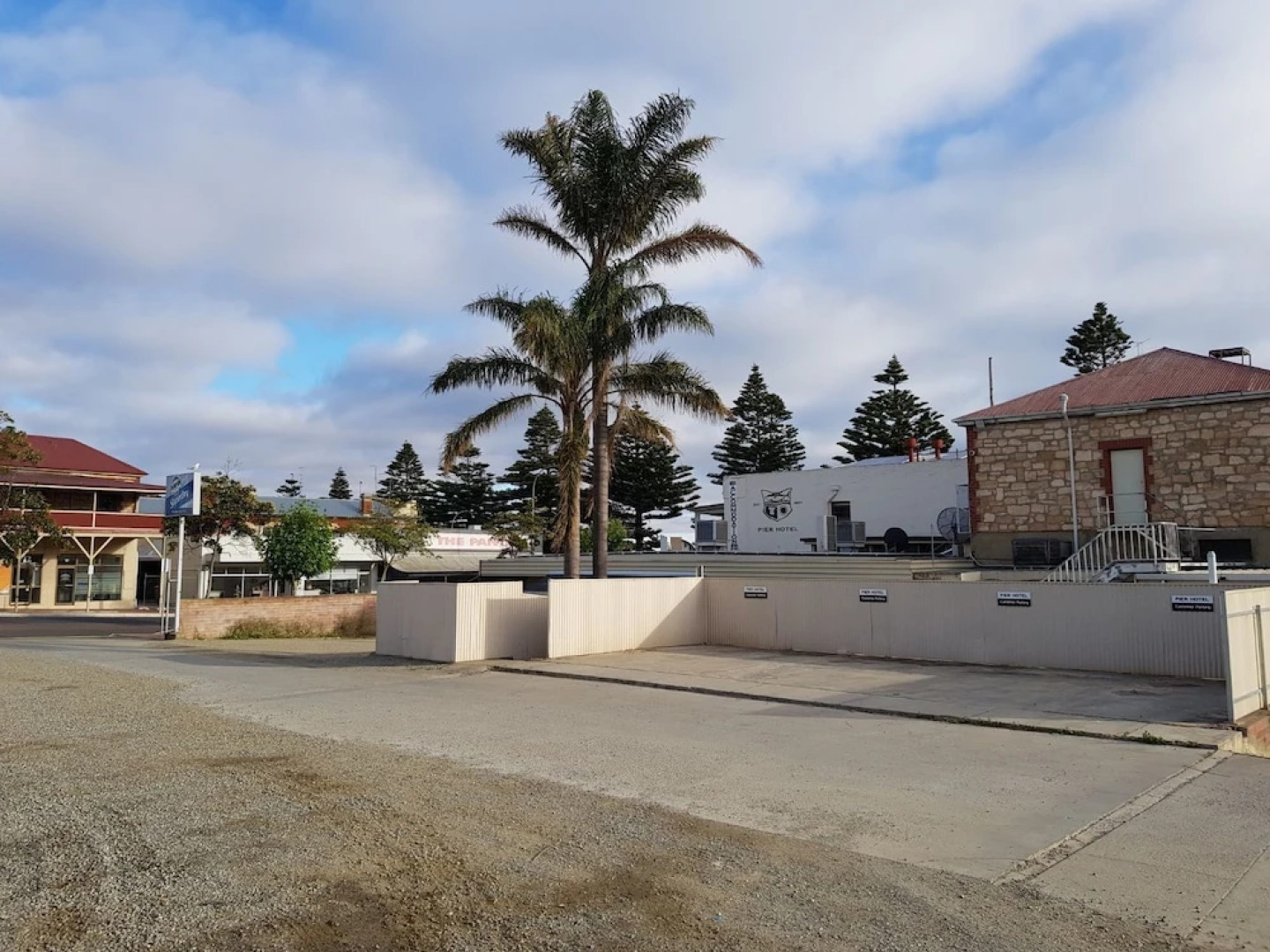 Port Lincoln Pier Hotel