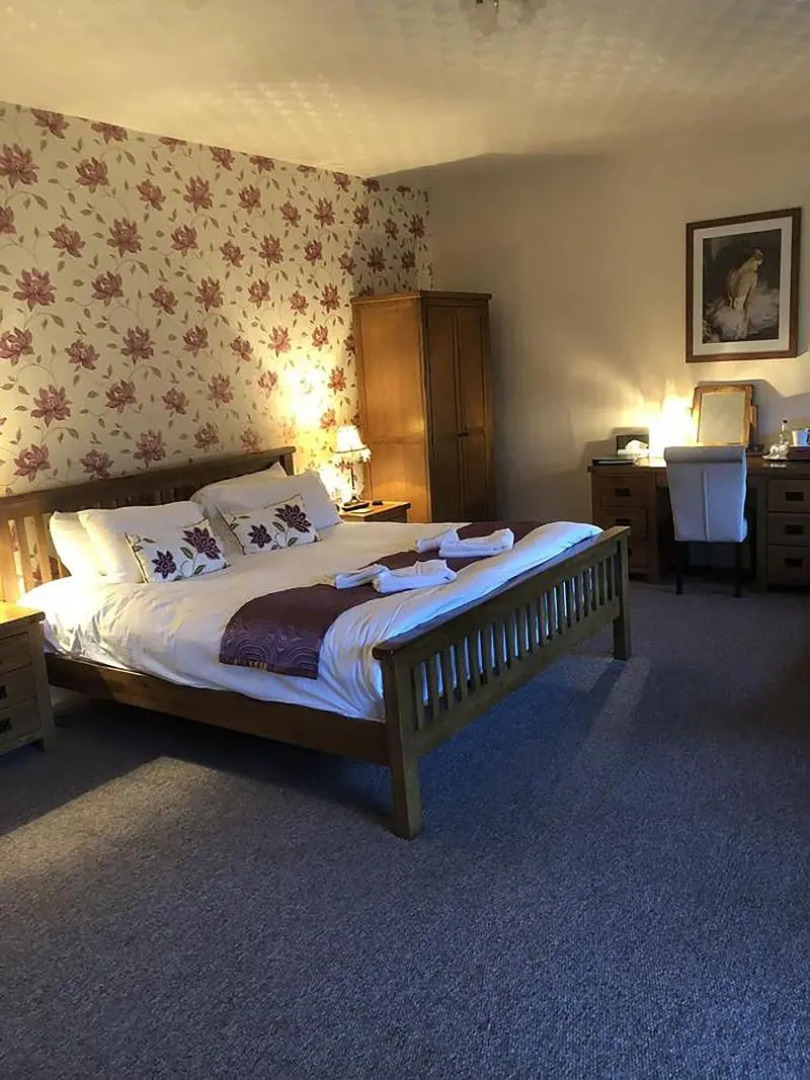 The Oakeley Arms Hotel