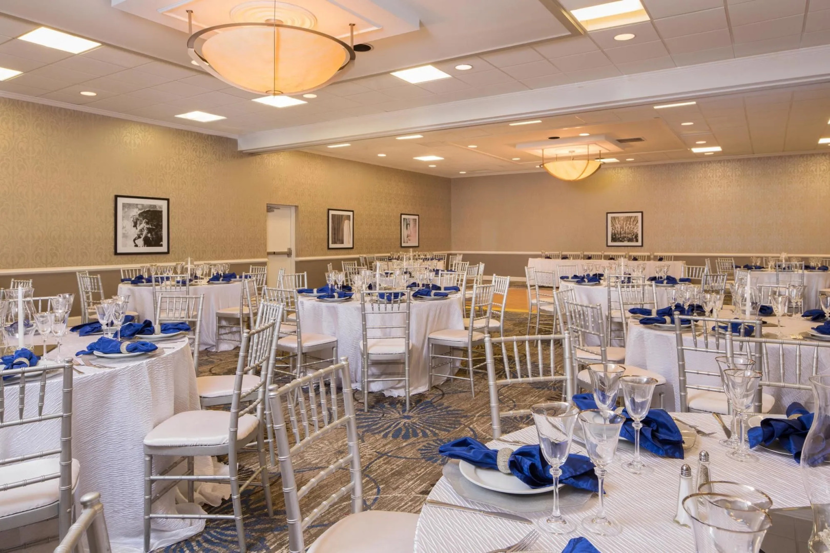 DoubleTree by Hilton Hotel Laurel