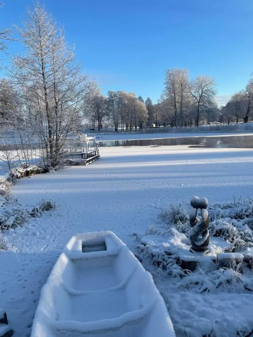 Romantic Spa Villa With Fireplace by the Lake