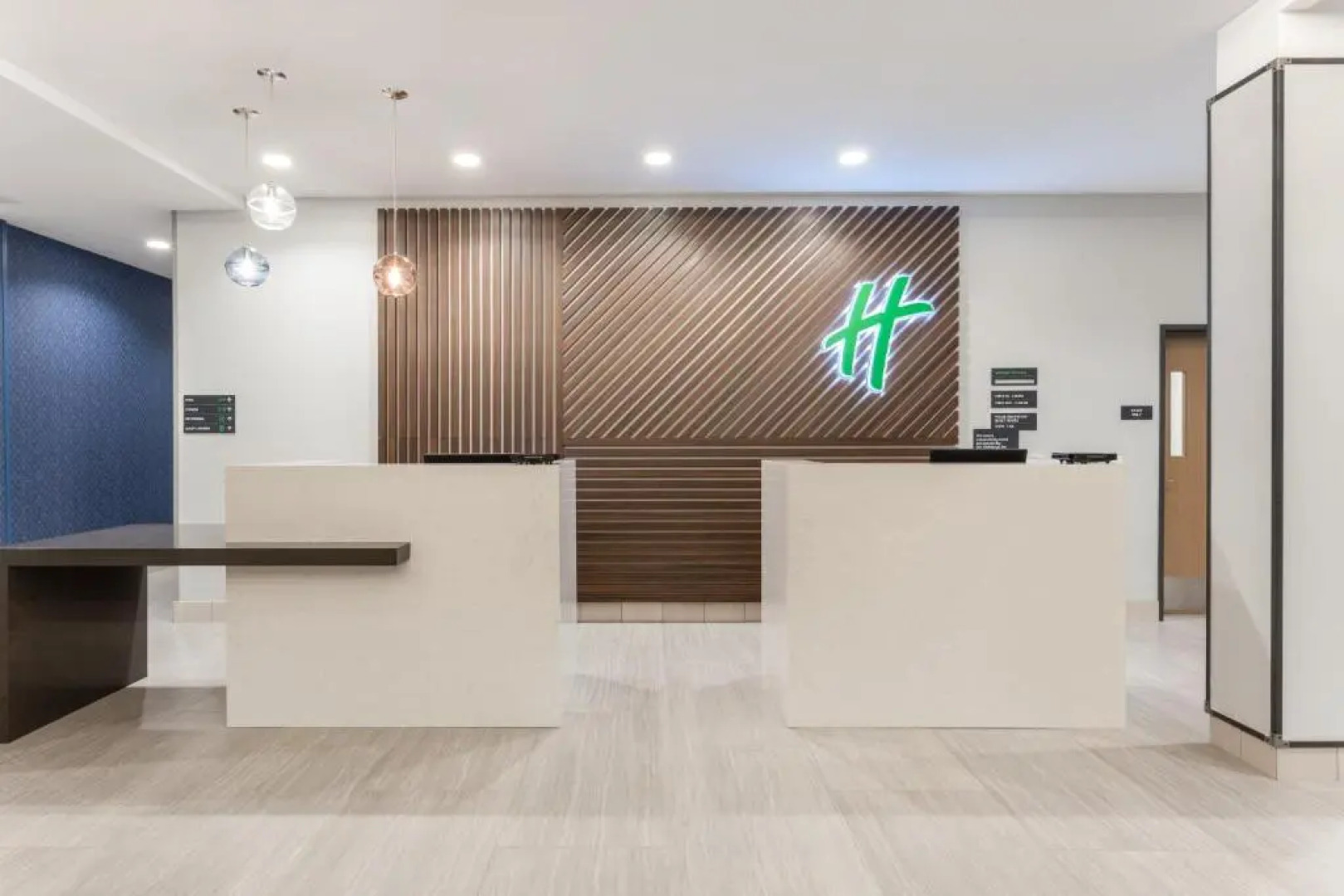 Holiday Inn & Suites Cedar Falls - Waterloo Event Ctr by IHG