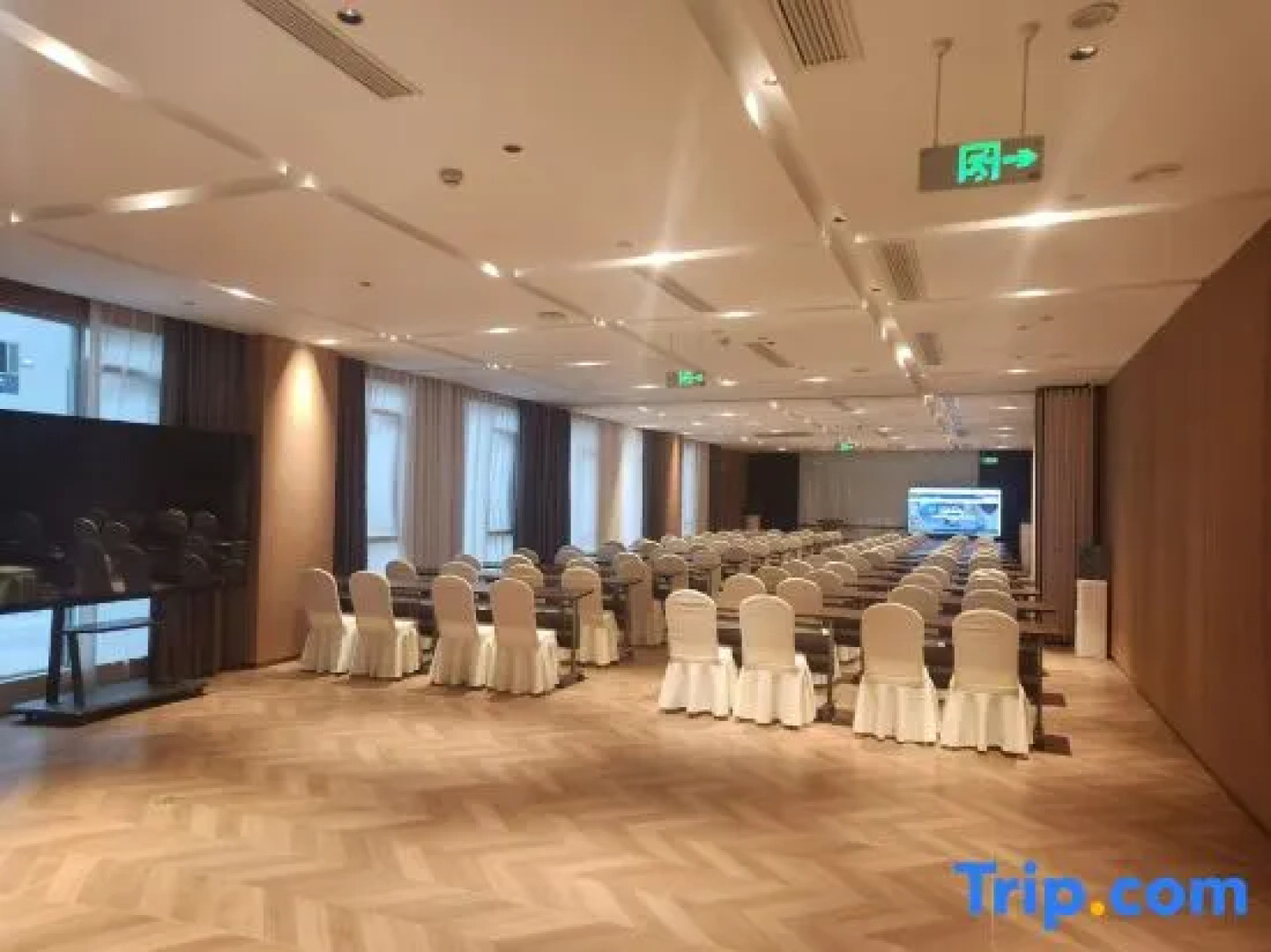 Golden Tulip South Lake Jiaxing