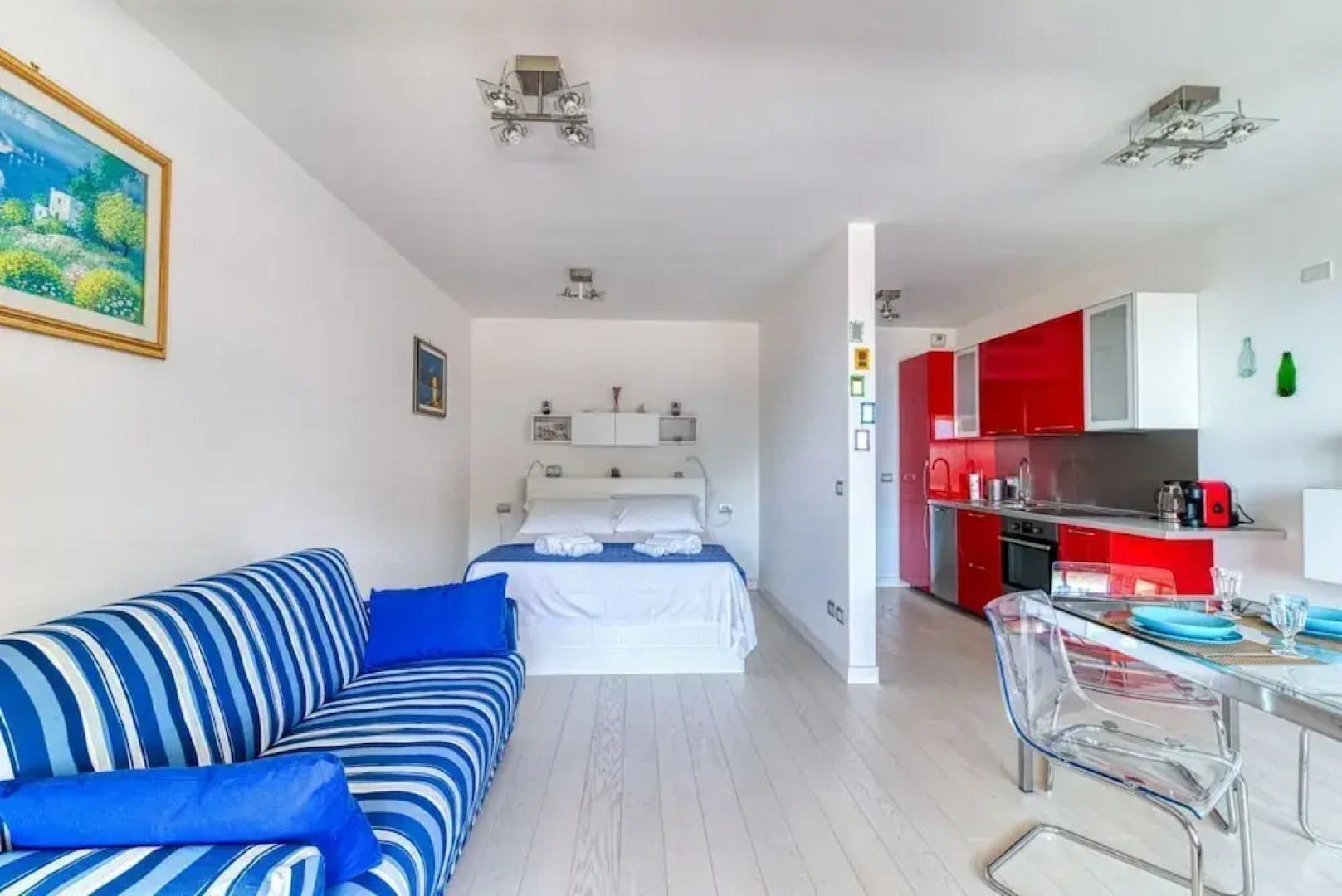 The Lady in Red Studio Flat with Sea View Terrace