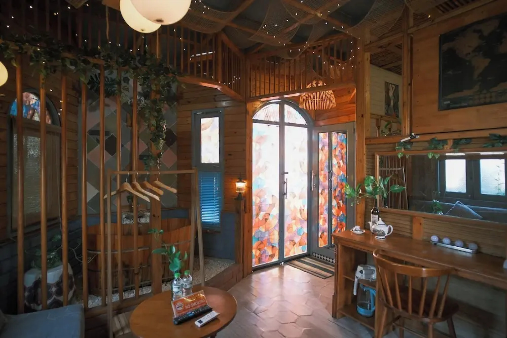 1984 Hotel Kien Giang