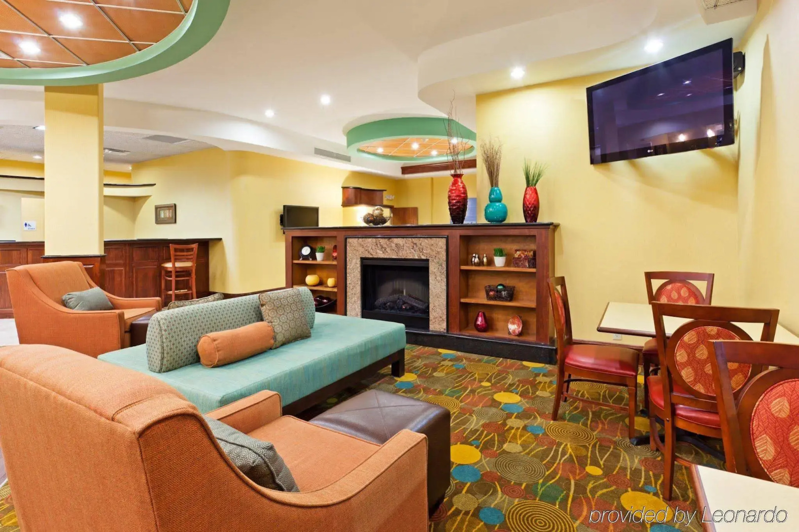 Holiday Inn Express & Suites Greensboro-(I-40 Wendover) by IHG