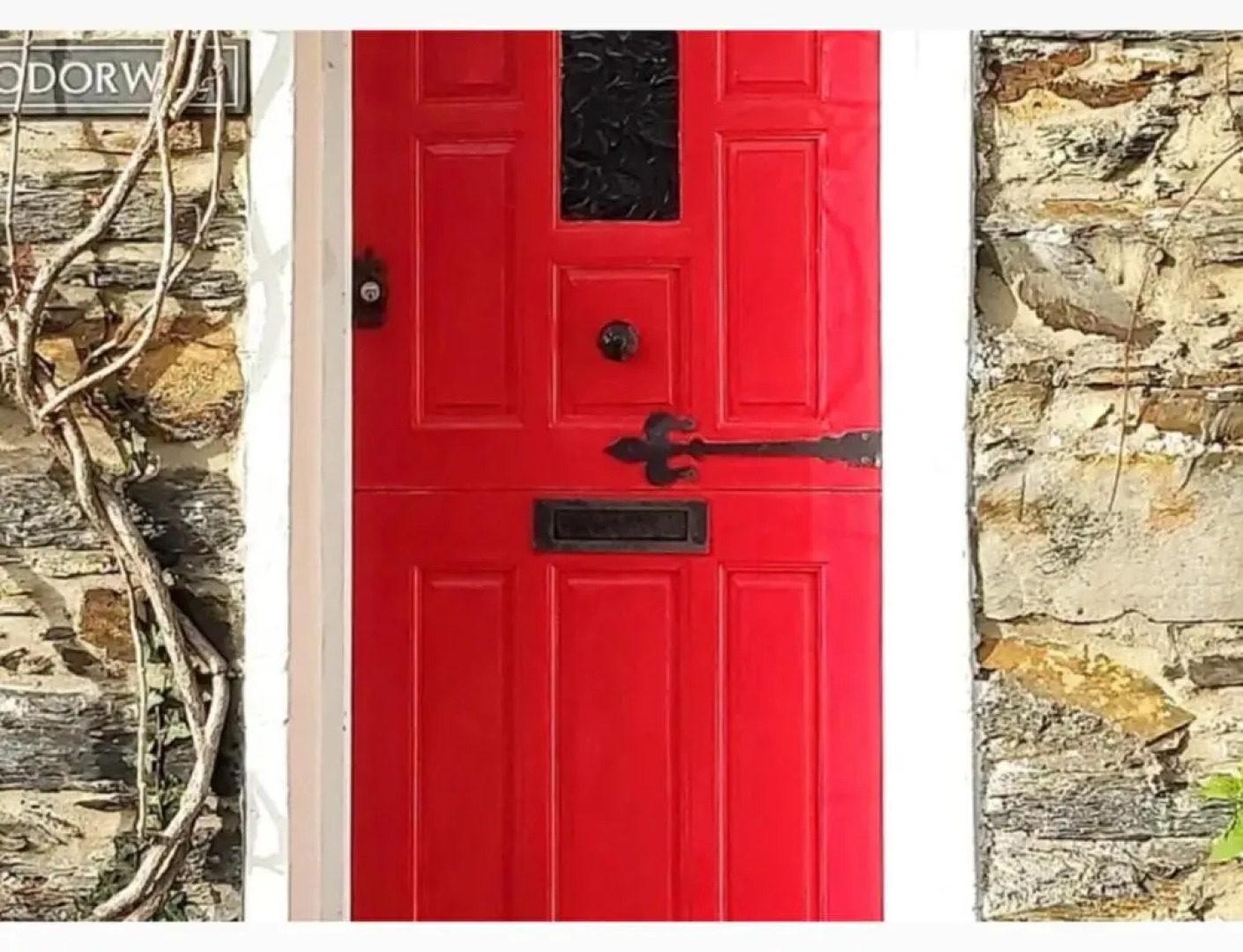 2 Bed Cottage Sleeps 4 - Pets Ok - Private Garden