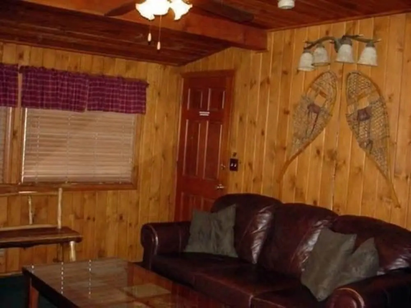 Eagles Nest B&B and Cottage Suites