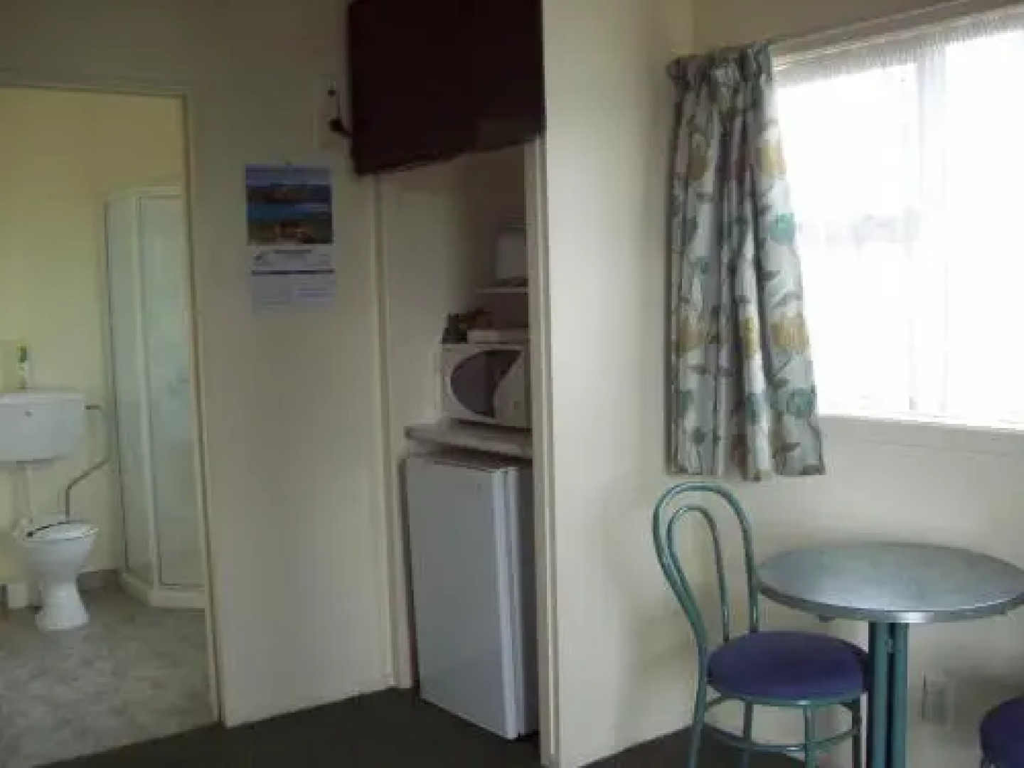 Bentons Motel