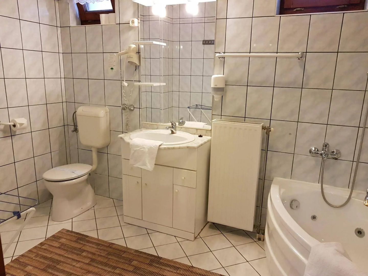 Bajor Panzio Aparthotel Restaurant - Adults Only