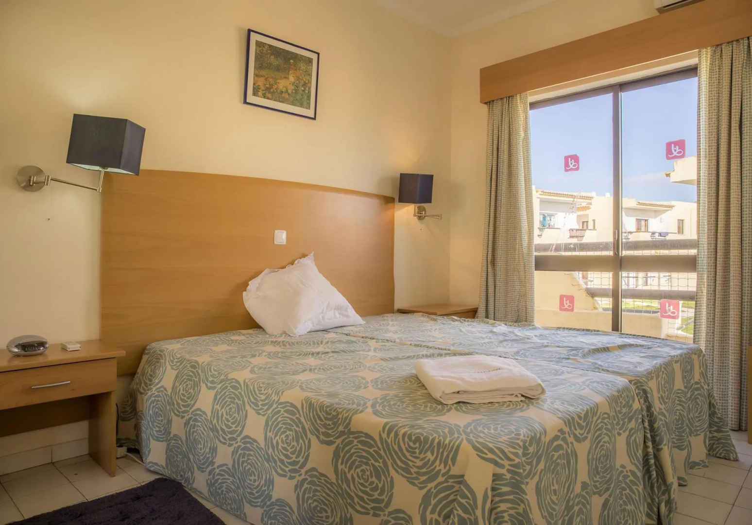 A27 - Secluded Apartment 2 Minutes from the Center