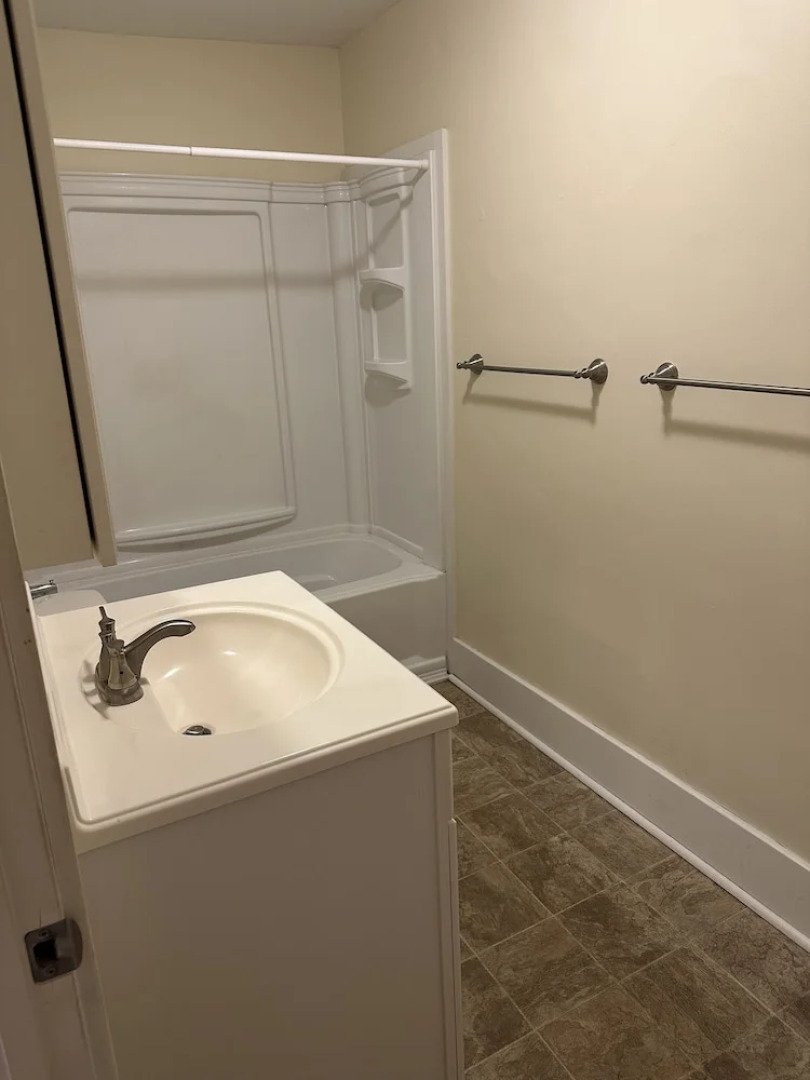 Roosters Crow 1 Bedroom