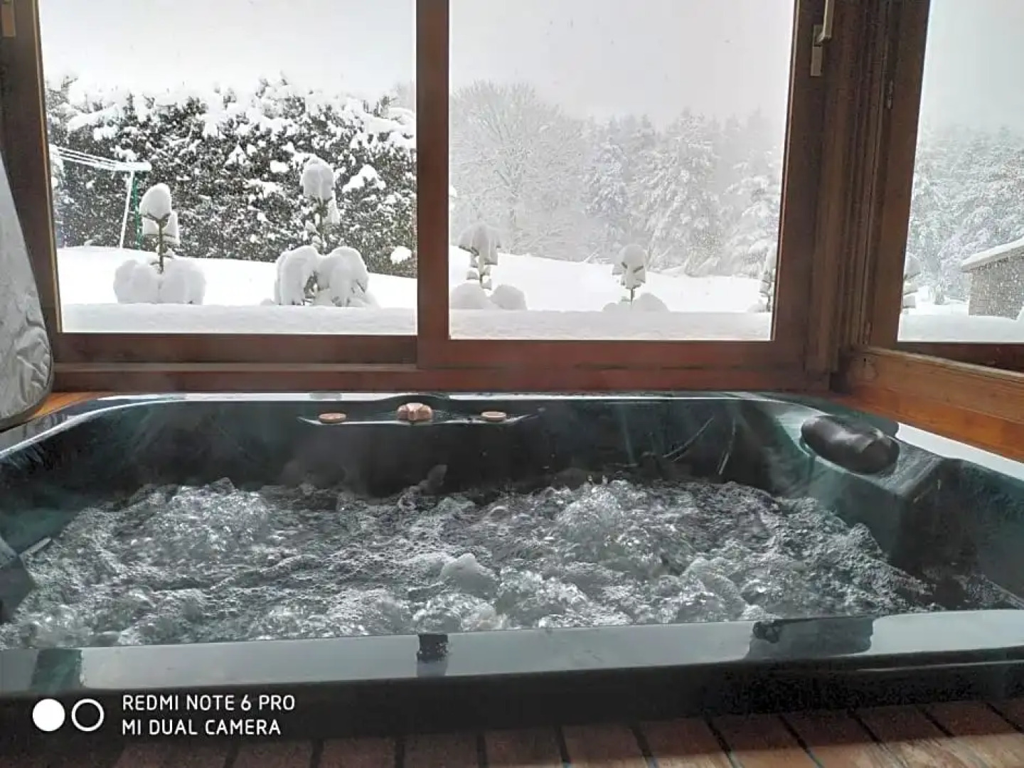 Une Suite a la Campagne (Adults Only)