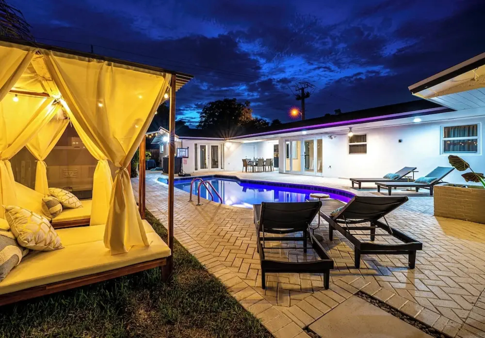 Villa Velvet