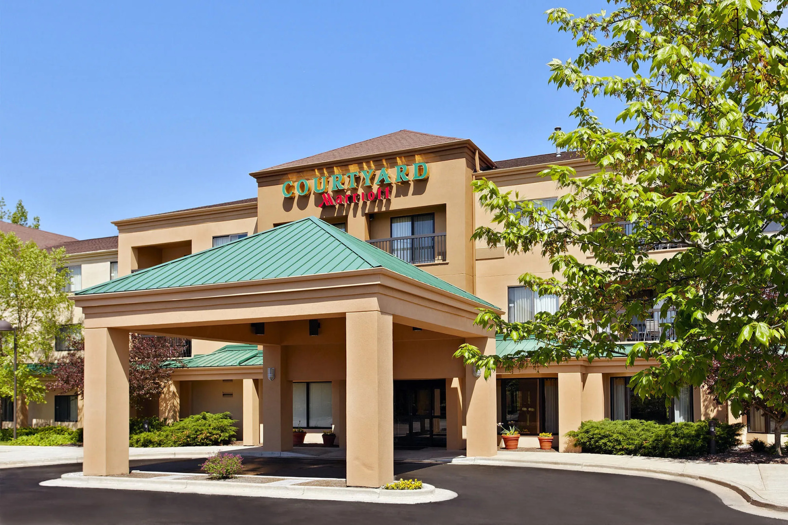 Courtyard by Marriott Grand Rapids Airport