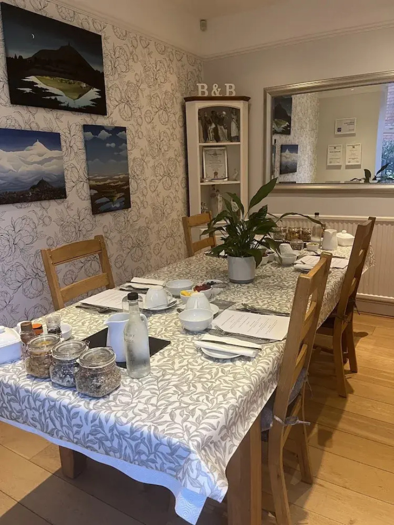 The Glastonbury Townhouse