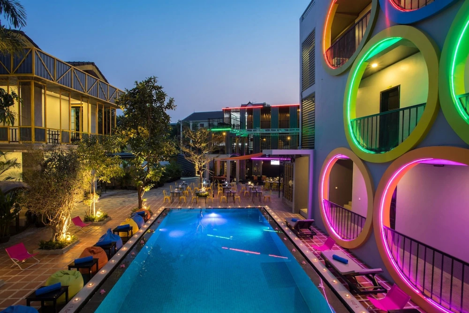 White Rabbit Hostel - Adults Only