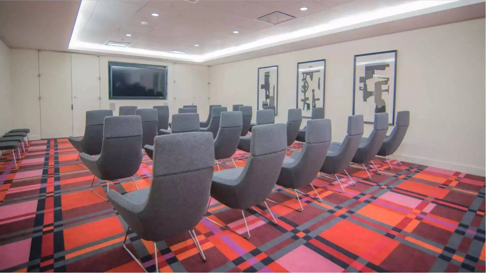 Global Luxury Suites at the Commonwealth