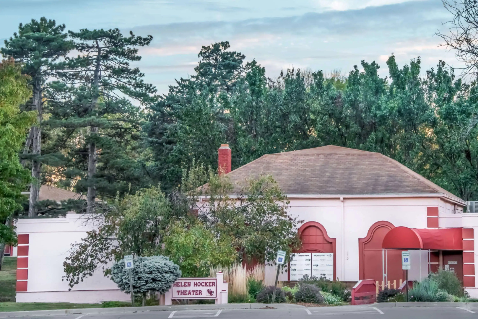 Super 8 by Wyndham Topeka/Wanamaker RD/I-70