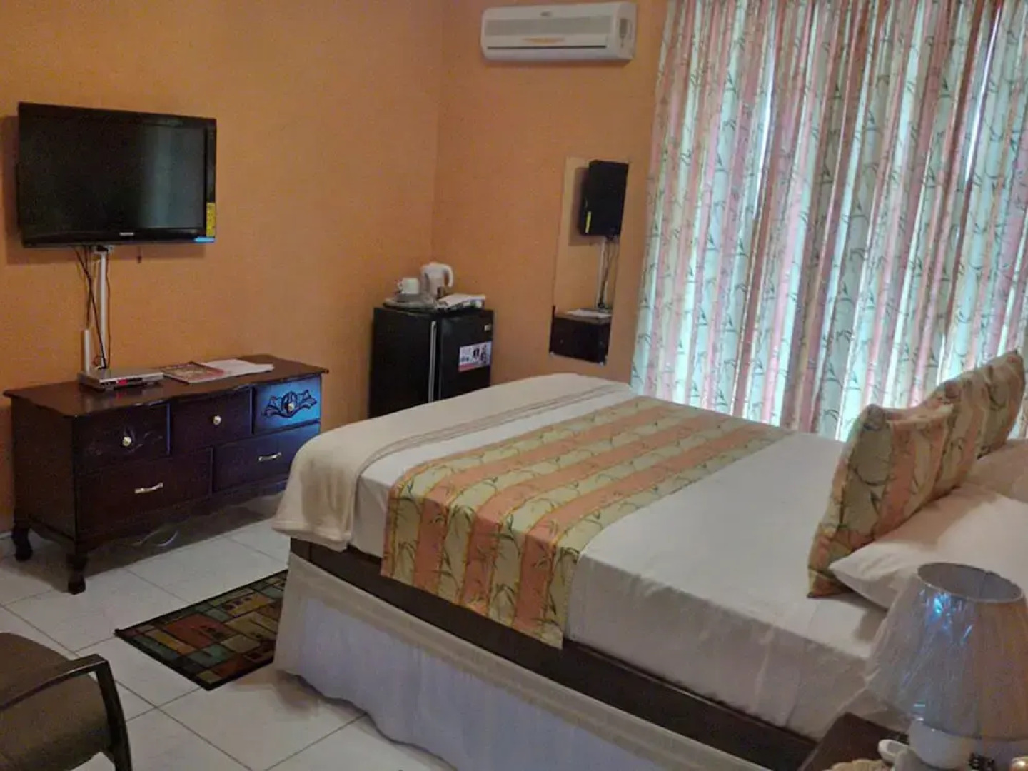 Colors Hideaway Estate