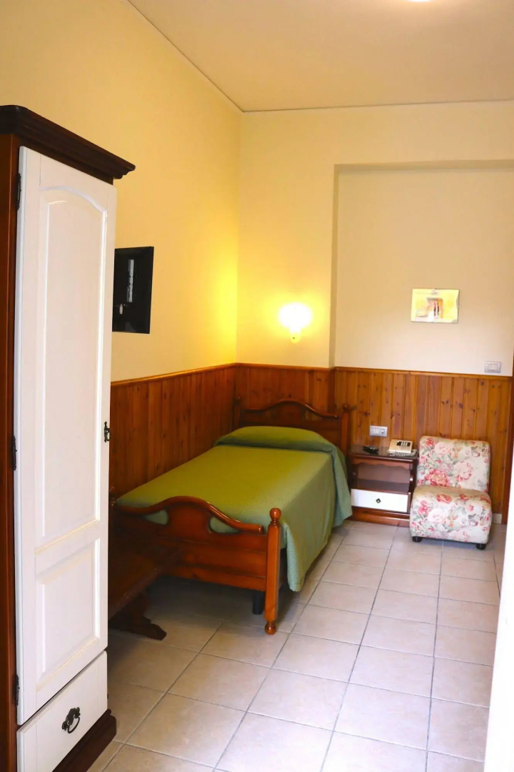 Tourist Hotel