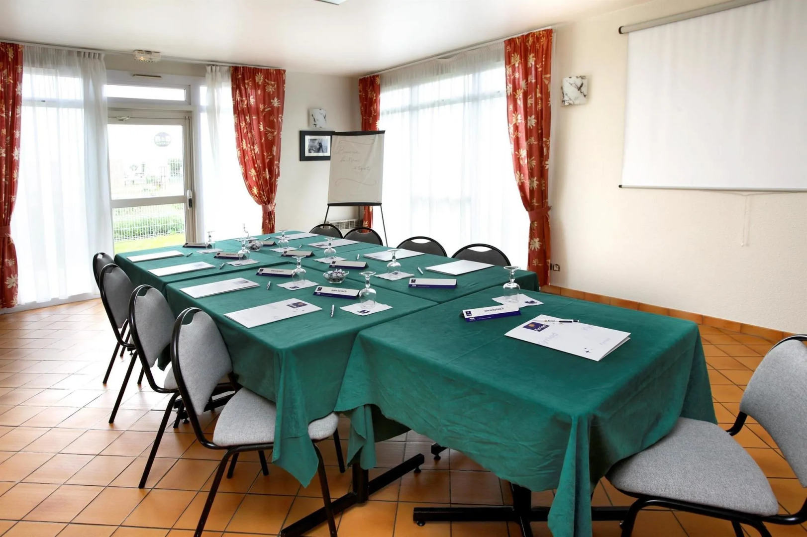 Sure Hotel by Best Western Calais Coquelles Tunnel s/ Manche