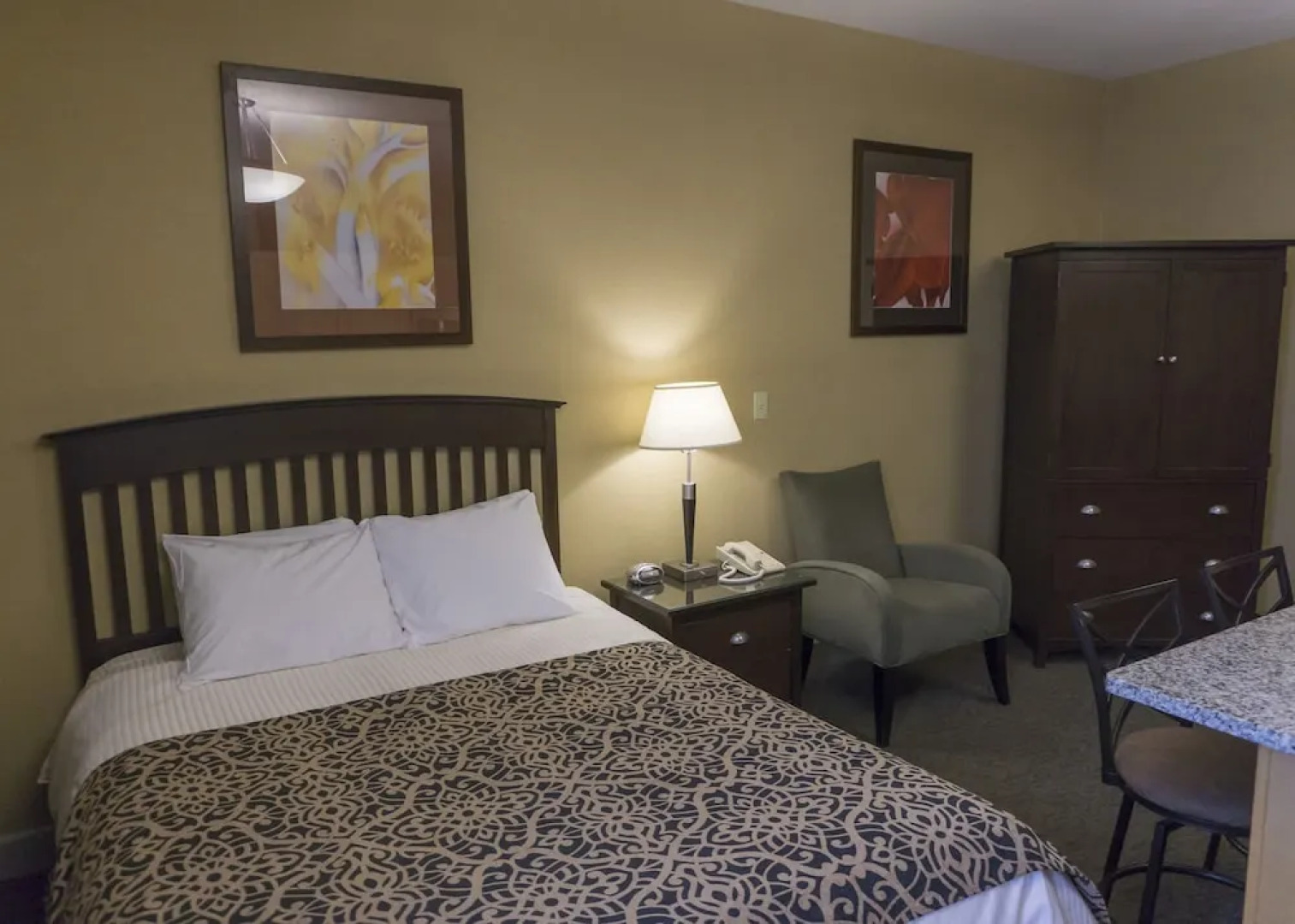 The Parker Inn and Suites