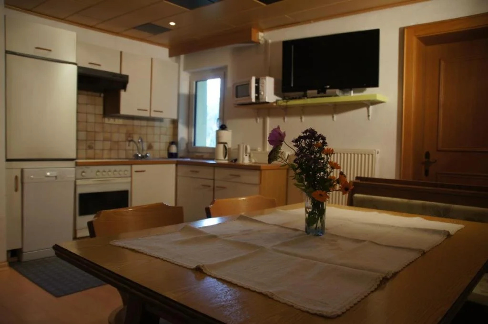 Apart Garni Dorfblick