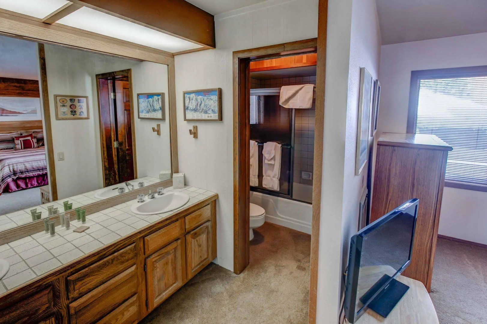 Canyon Ski & Racquet