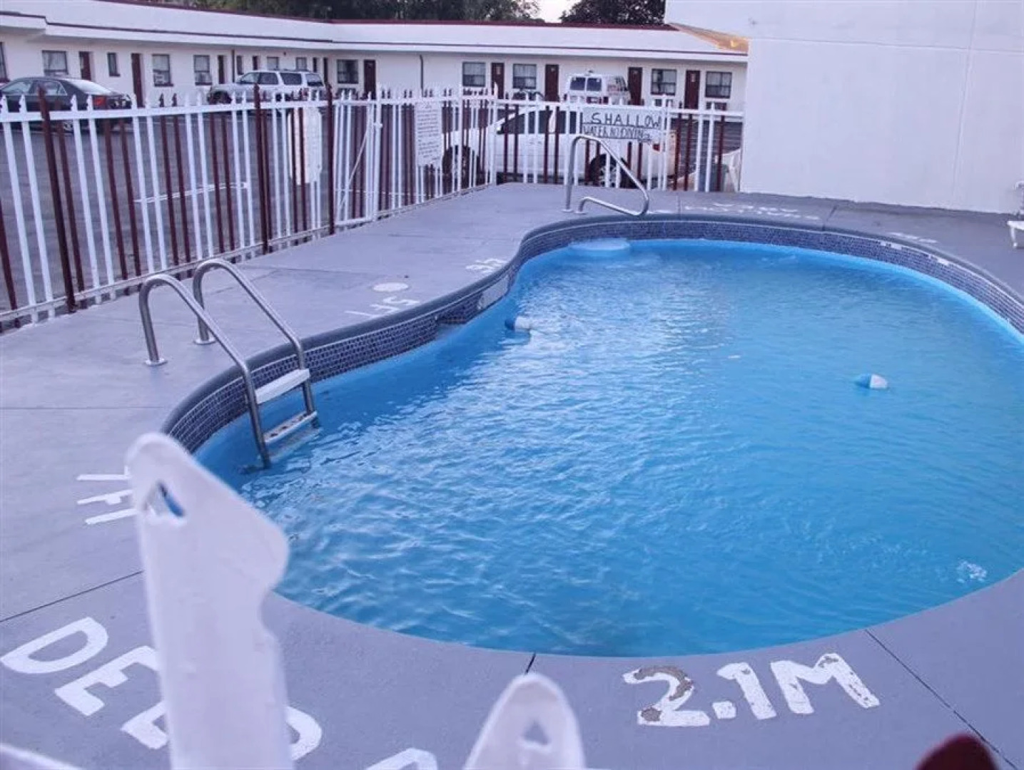 Niagara Inn & Suites